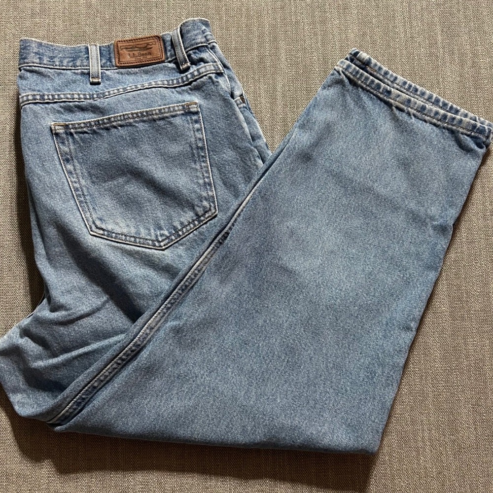 L.L. Bean Relaxed Fit Jeans Mens 40x30 Blue Medium Wash Denim 134770